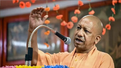 Photo of 40 वर्ष में 50 हजार बच्चों की मौत हुई थी, अब इंसेफेलाइटिस से नहीं जाती किसी की जानः योगी