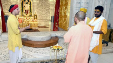 Photo of मुख्यमंत्री ने हनुमानगढ़ी और श्रीरामलला के दरबार में टेका मत्था