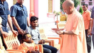 Photo of कन्नौज के दिव्यांग पुजारी ने की मुख्यमंत्री से मुलाकात