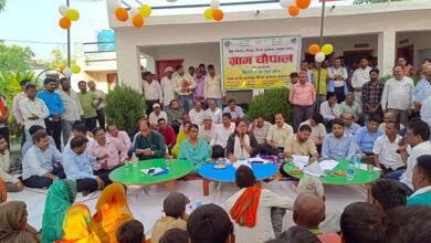Photo of गांव में लग रही चौपाल, मौके पर हो रहा समस्याओं का समाधान