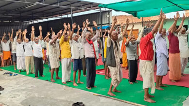 Photo of योग दिवस पर योगी सरकार का अनूठा प्रयास, वृद्धाश्रमों और सर्वोदय विद्यालयों में गूंजे योग के मंत्र