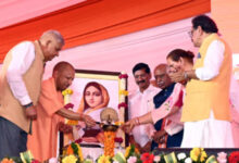 Photo of राष्ट्रनायकों और नायिकाओं से प्रेरणा लेने वालों की राह में कोई भी ताकत बाधा नहीं बन सकती : योगी आदित्यनाथ