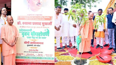 Photo of मुख्यमंत्री ने रोपा रुद्राक्ष का पौधा