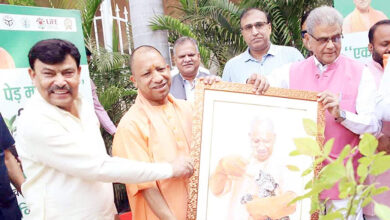 Photo of विश्व पर्यावरण दिवस पर सीएम योगी ने किया पौधरोपण