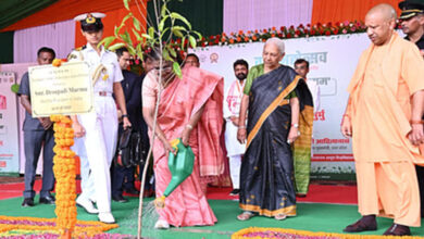 Photo of राष्ट्रपति ने गोरखपुर में किया वन महोत्सव का शुभारंभ