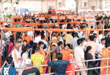 Photo of श्रावण के प्रथम दिन बाबा विश्वनाथ के दरबार में उमड़ा आस्था का सैलाब