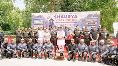 Photo of कारगिल विजय दिवस 2026: रक्षा मंत्री ने राष्ट्रीय समर स्मारक से कारगिल युद्ध स्मारक तक मोटरसाइकिल यात्रा को हरी झंडी दिखाकर रवाना किया