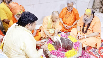 Photo of मुख्यमंत्री योगी ने श्री दूधेश्वरनाथ महादेव मठ मंदिर में किया जलाभिषेक, प्रदेश में सुख-समृद्धि एवं लोकमंगल की कामना की
