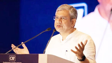 Photo of भारत की आर्थिक विकास यात्रा के चार स्तंभों से यूपी में निवेश की अपार संभावनाएं: अश्विनी वैष्णव